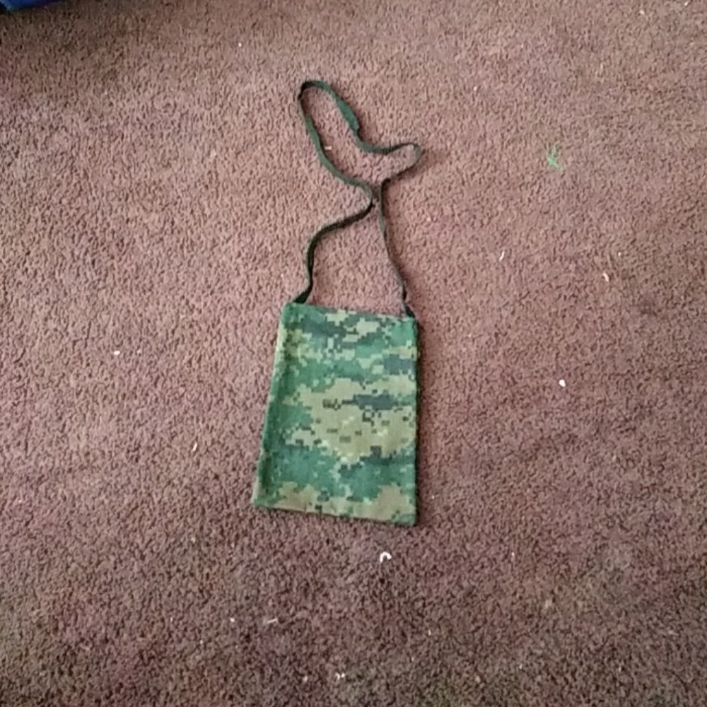 Phone pouch